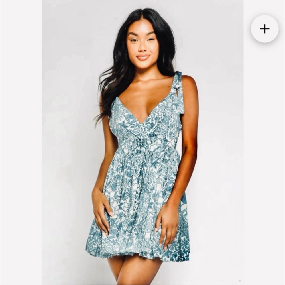 Olivaceous NEW floral tied up V dress size S